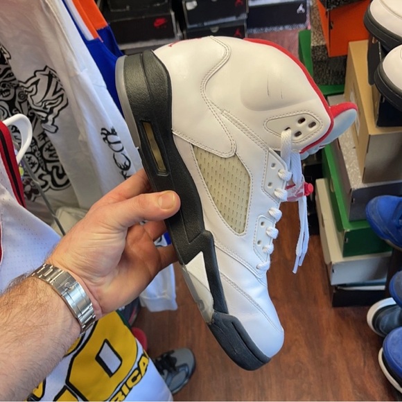 Jordan 5 Fire Red 11 condition as shown. - Picture 4 of 4